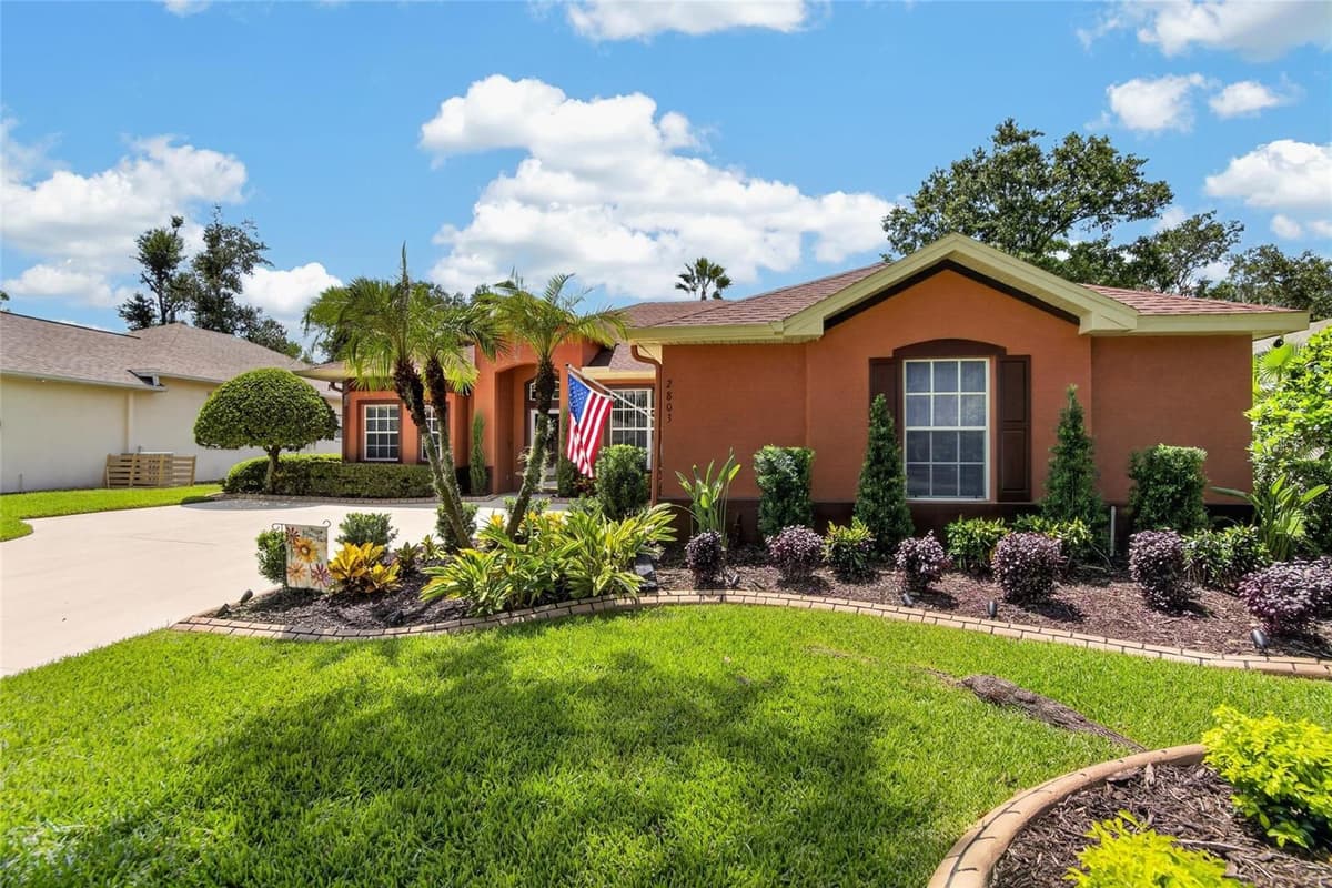2803 BROOKE PINES COURT — photo 4 of 55