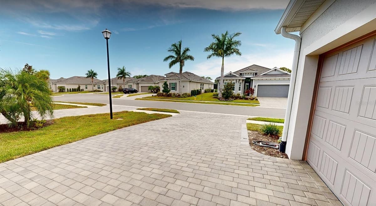 17420 JADESTONE COURT — photo 2 of 40