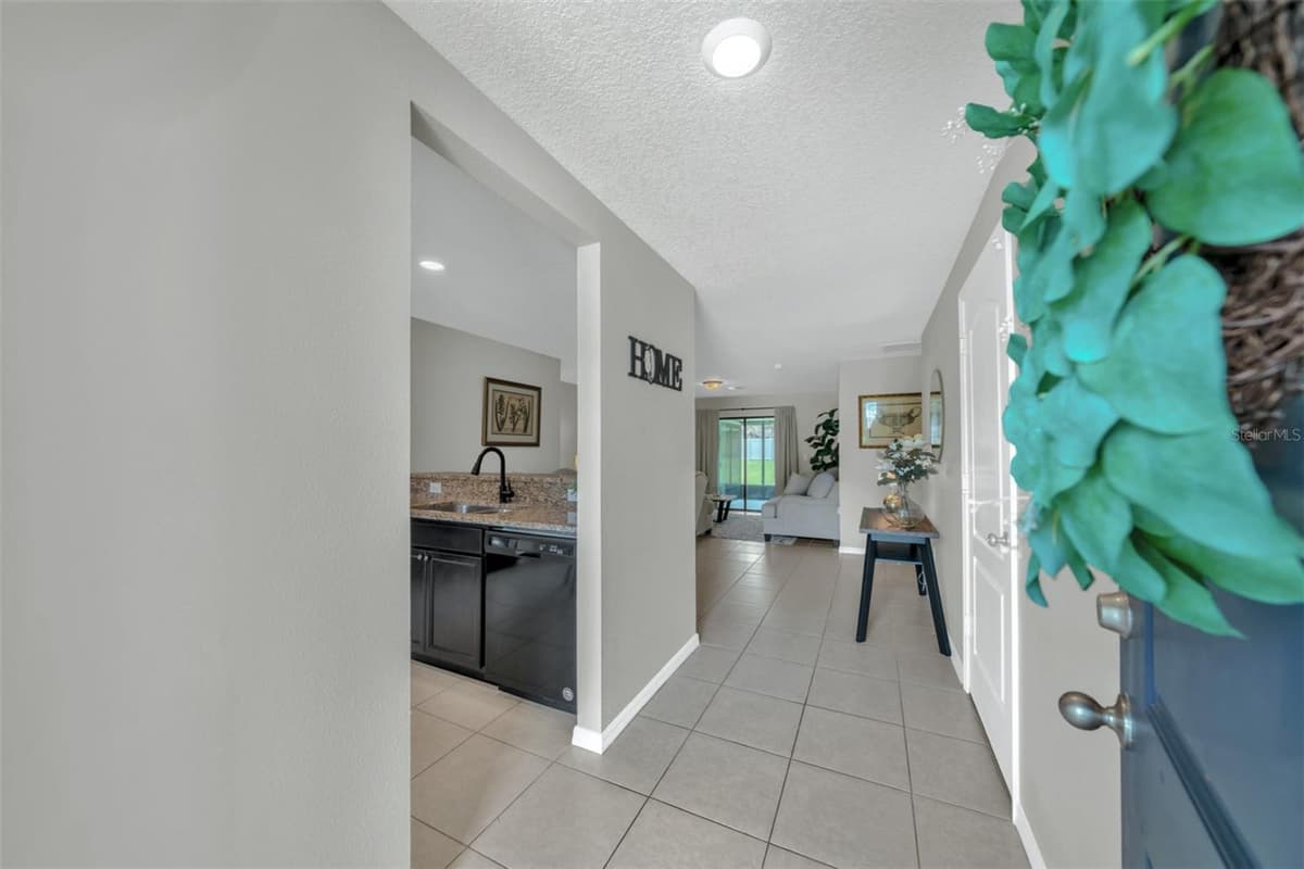 3172 PARMA DRIVE — photo 9 of 43