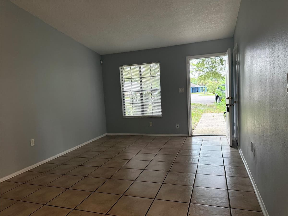 1707 RIDGEWOOD LANE — photo 3 of 18