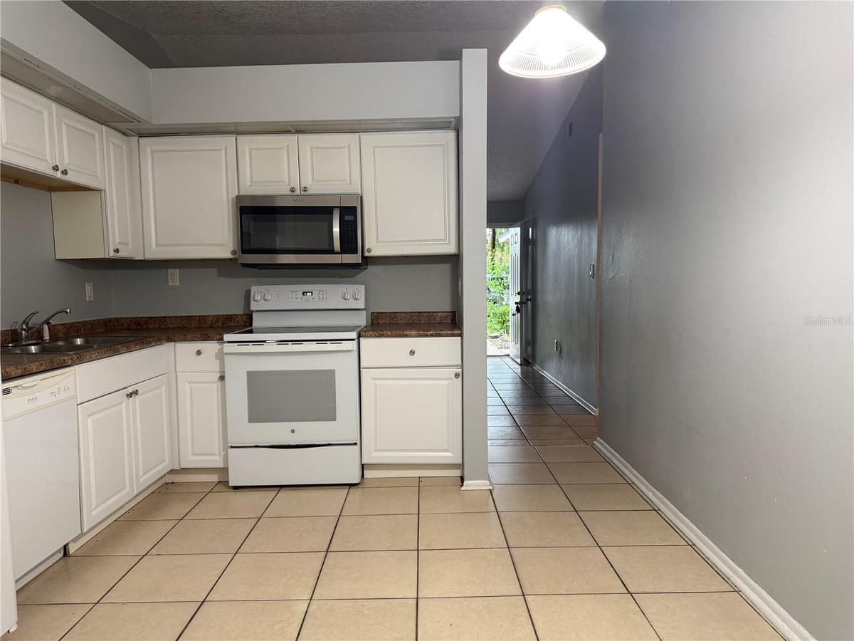 1707 RIDGEWOOD LANE — photo 4 of 18