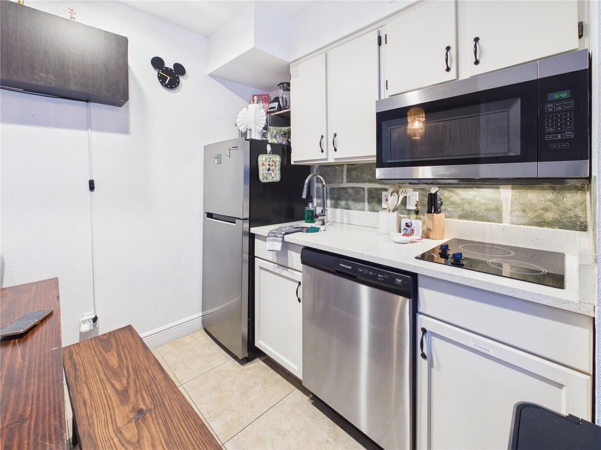 3100 PARKWAY BOULEVARD — photo 3 of 18