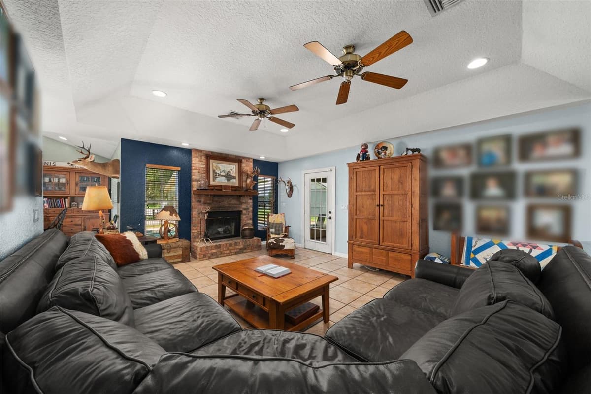 510 EDGEWOOD DRIVE — photo 5 of 43