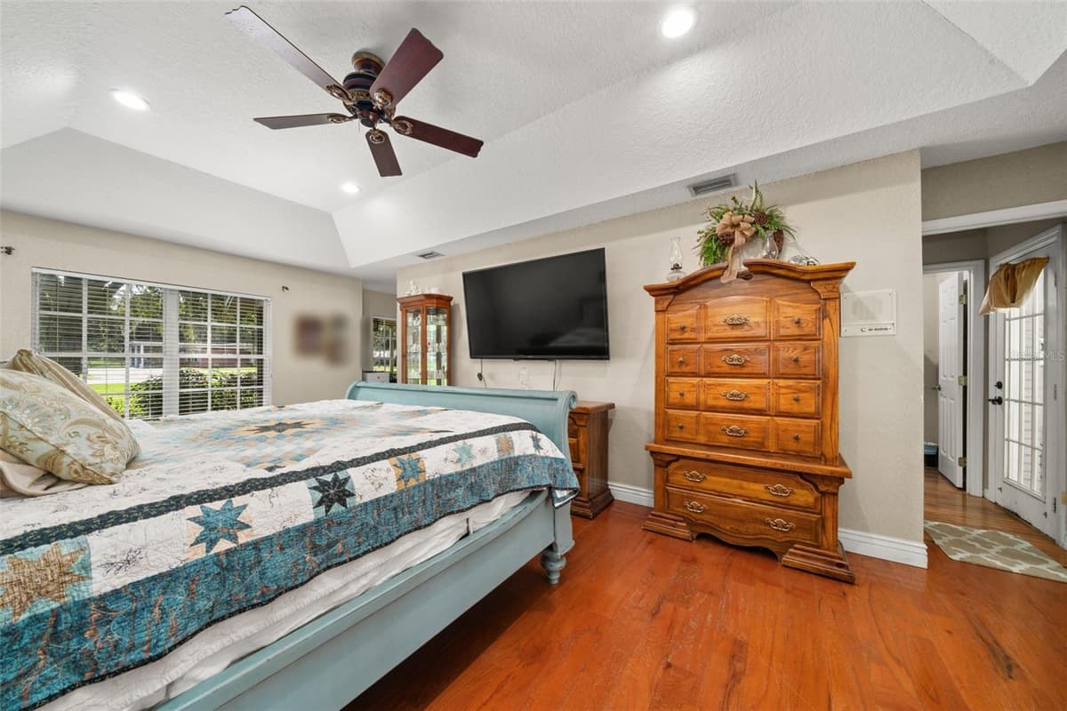 510 EDGEWOOD DRIVE — photo 18 of 43