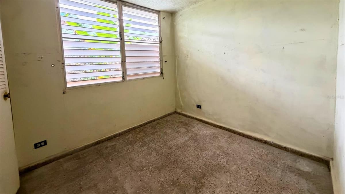 CALLE 3 URB BARALT C2 — photo 8 of 13