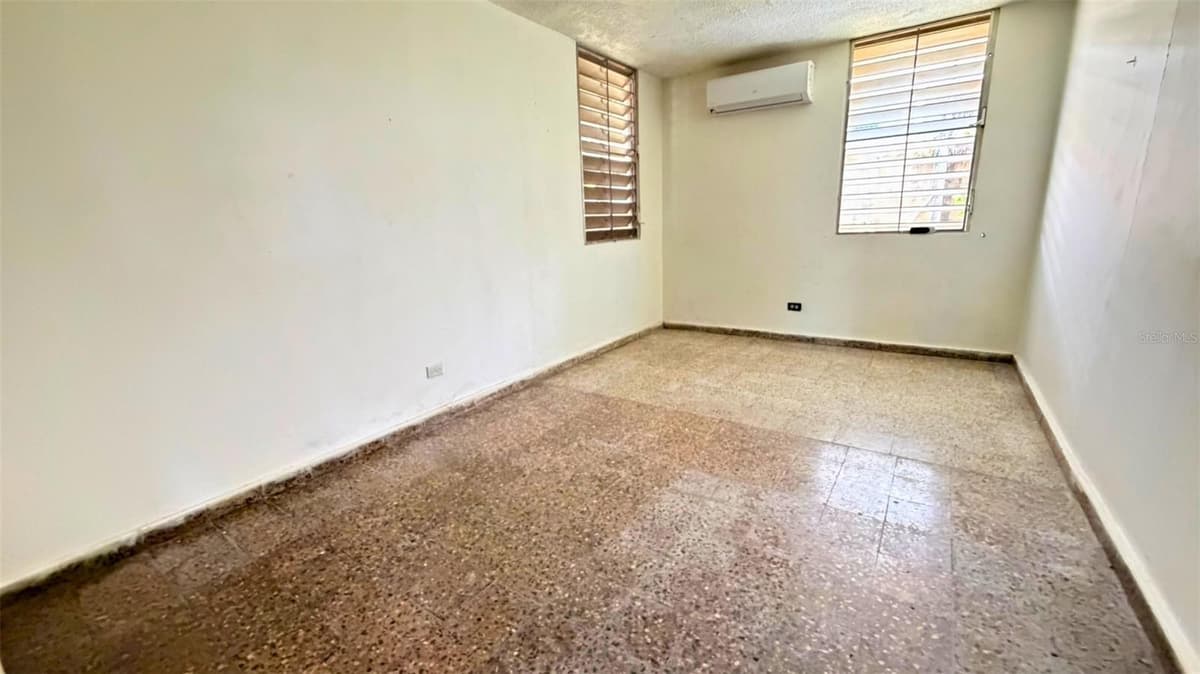 CALLE 3 URB BARALT C2 — photo 9 of 13
