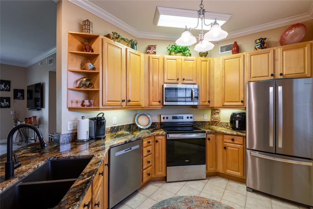 6808 DALI AVENUE — photo 10 of 22