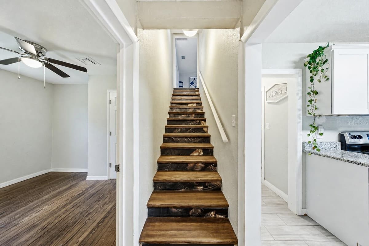 2120 HURLEY DRIVE — photo 21 of 43