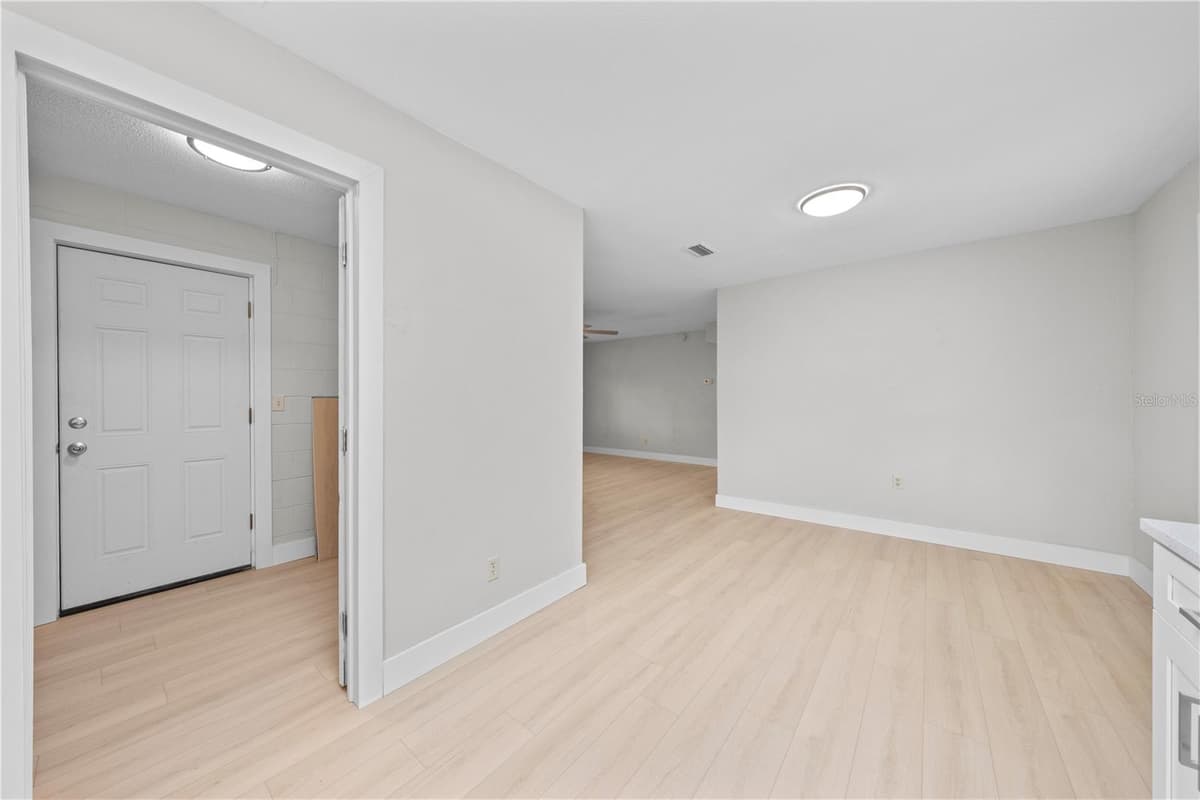 224 CALIFORNIA AVENUE — photo 13 of 48