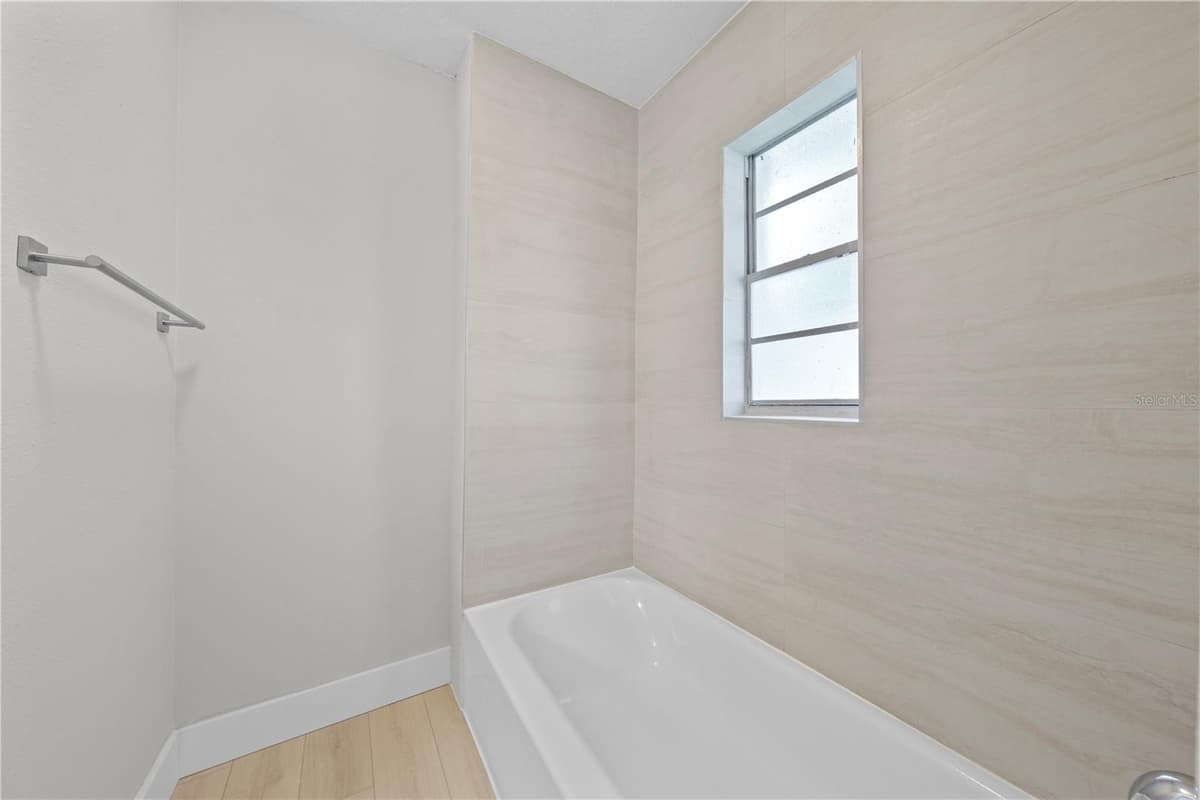 224 CALIFORNIA AVENUE — photo 25 of 48