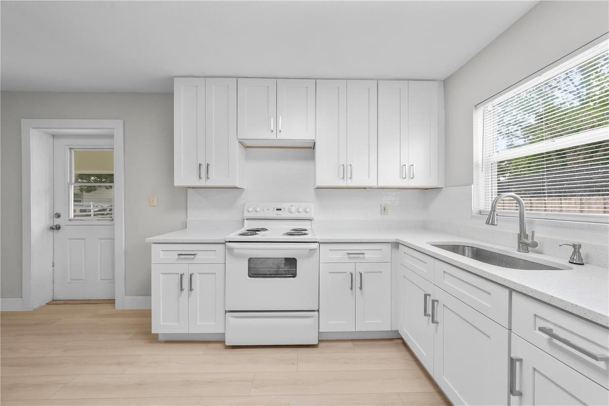 224 CALIFORNIA AVENUE — photo 14 of 48