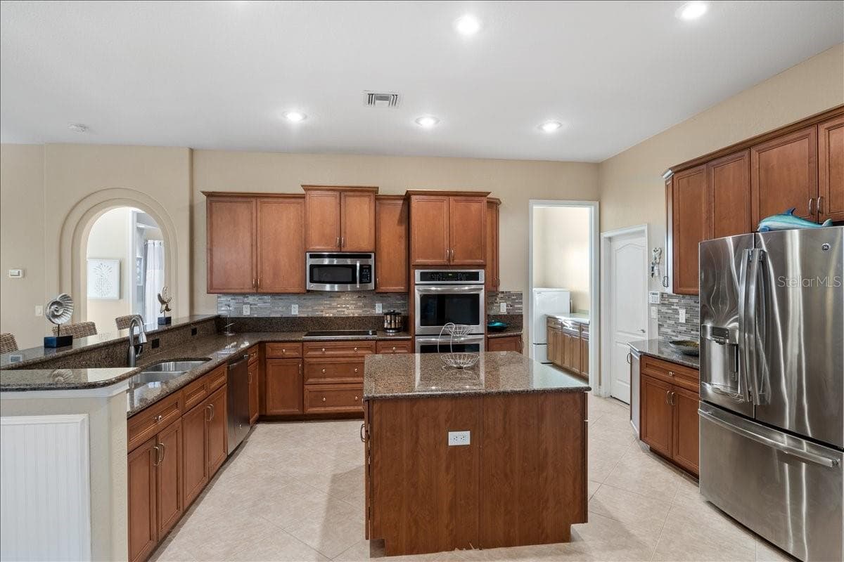 9348 HIALEAH TERRACE — photo 5 of 57