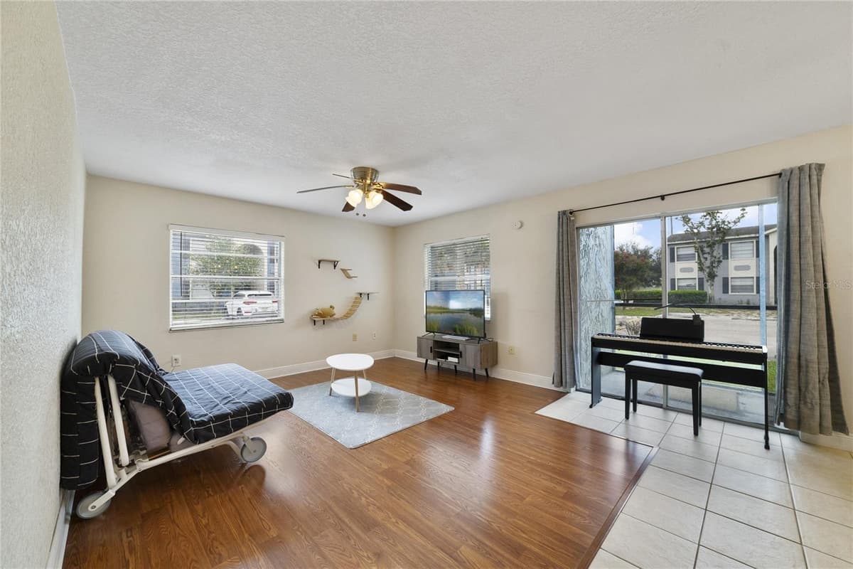 2541 ALAFAYA TRAIL — photo 4 of 24