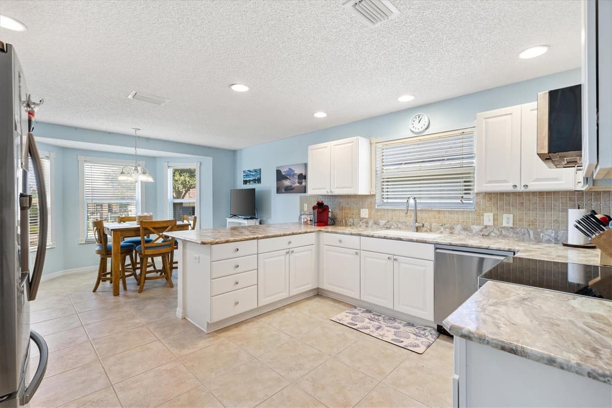 7815 166TH HIBERNIA LANE — photo 4 of 40