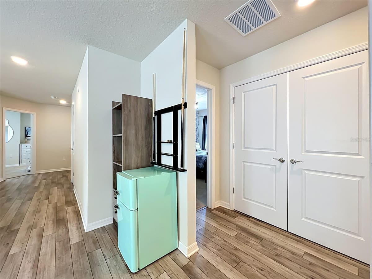4033 LANA AVENUE — photo 44 of 99