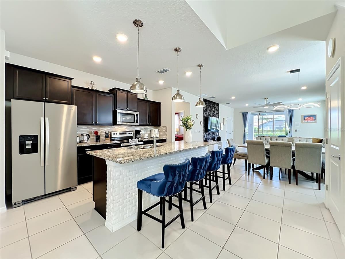 4033 LANA AVENUE — photo 6 of 99