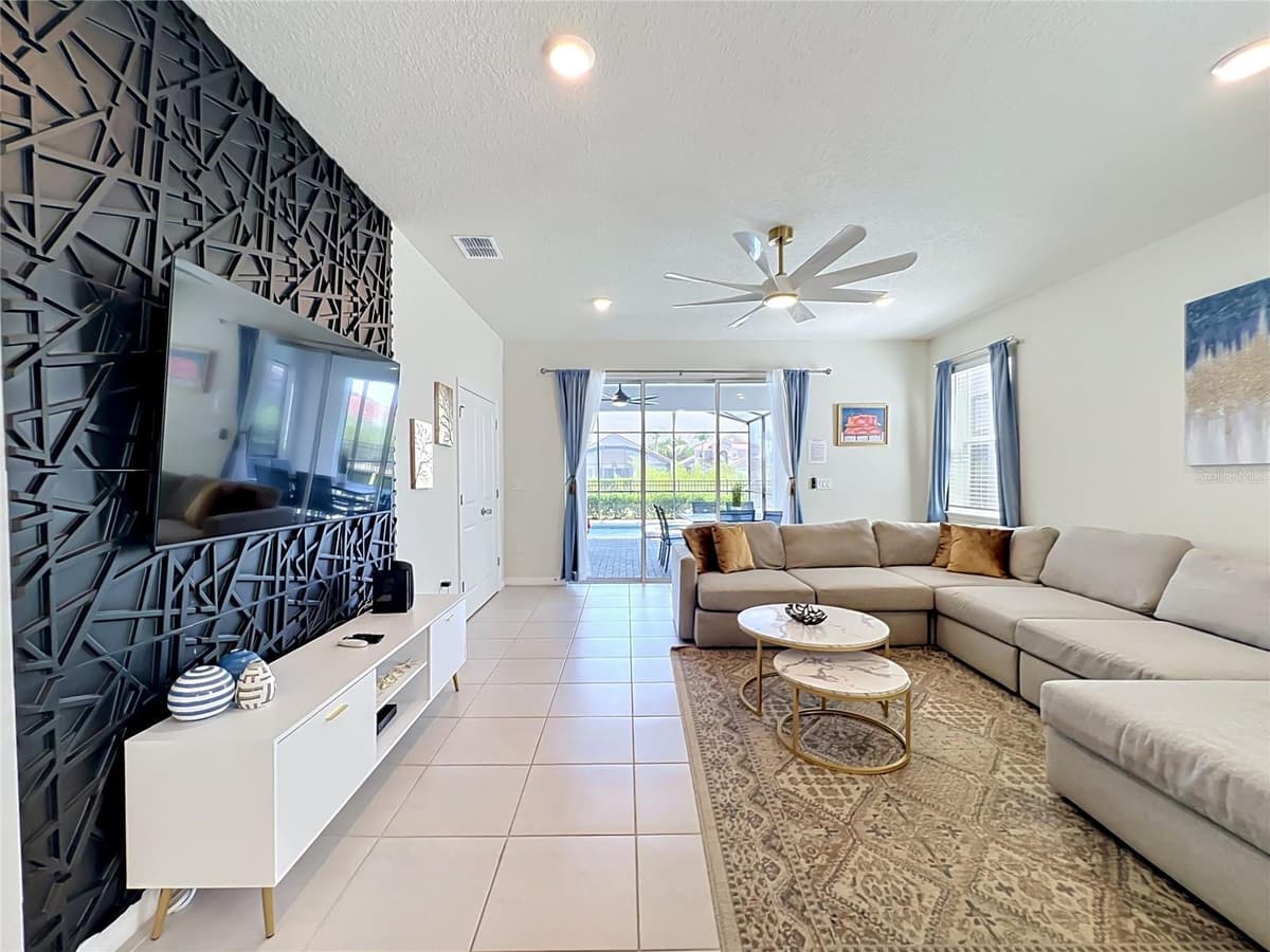 4033 LANA AVENUE — photo 14 of 99