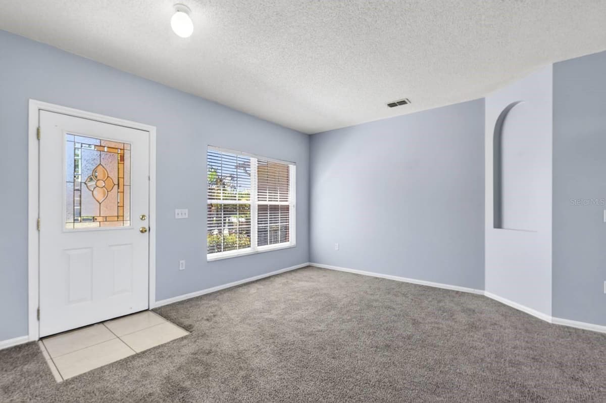 526 MARICOPA DRIVE — photo 7 of 37