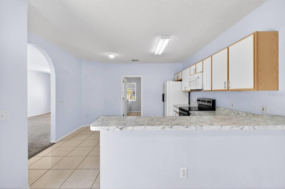 526 MARICOPA DRIVE — photo 12 of 37