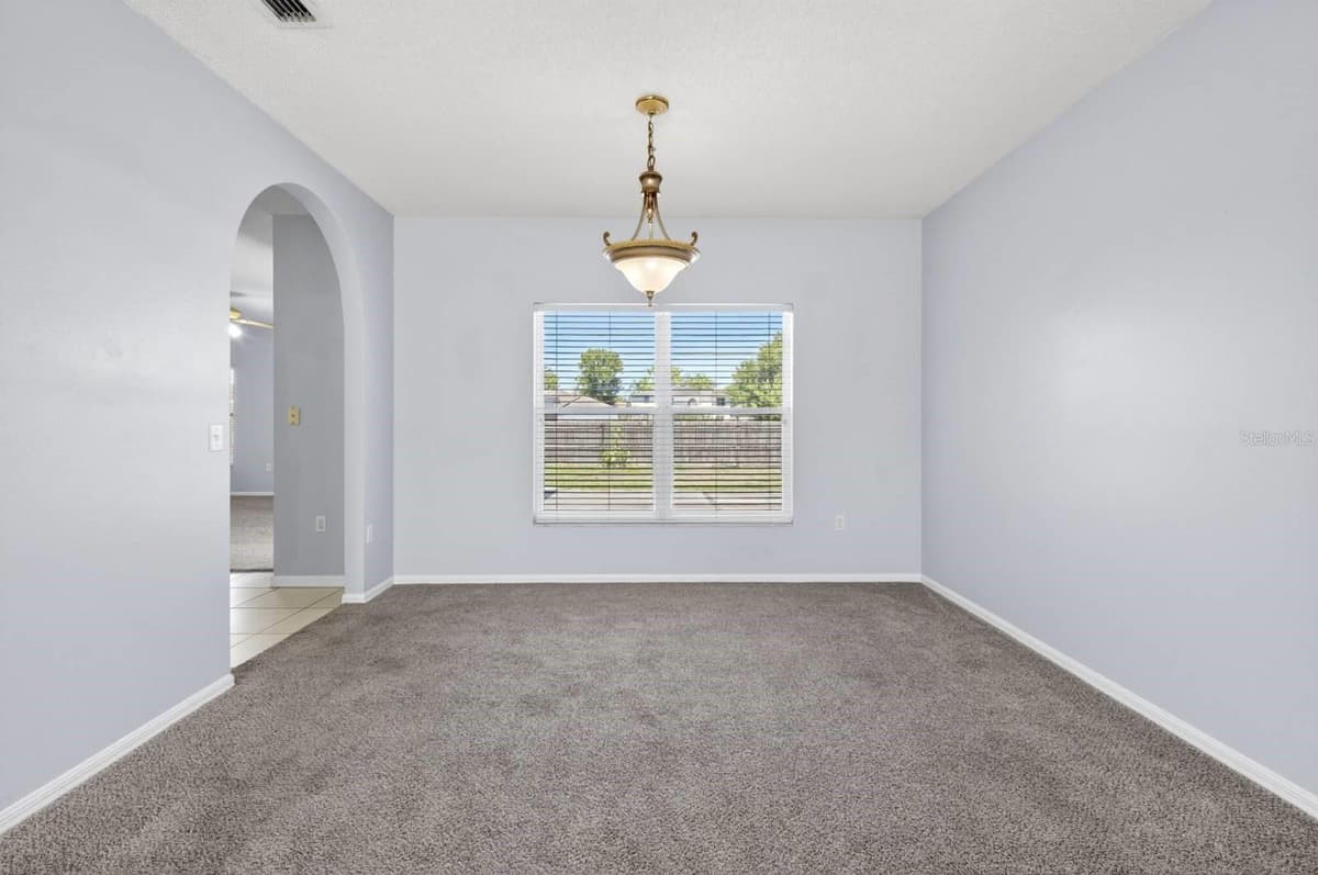 526 MARICOPA DRIVE — photo 16 of 37