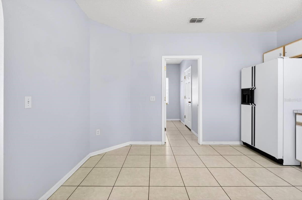 526 MARICOPA DRIVE — photo 10 of 37