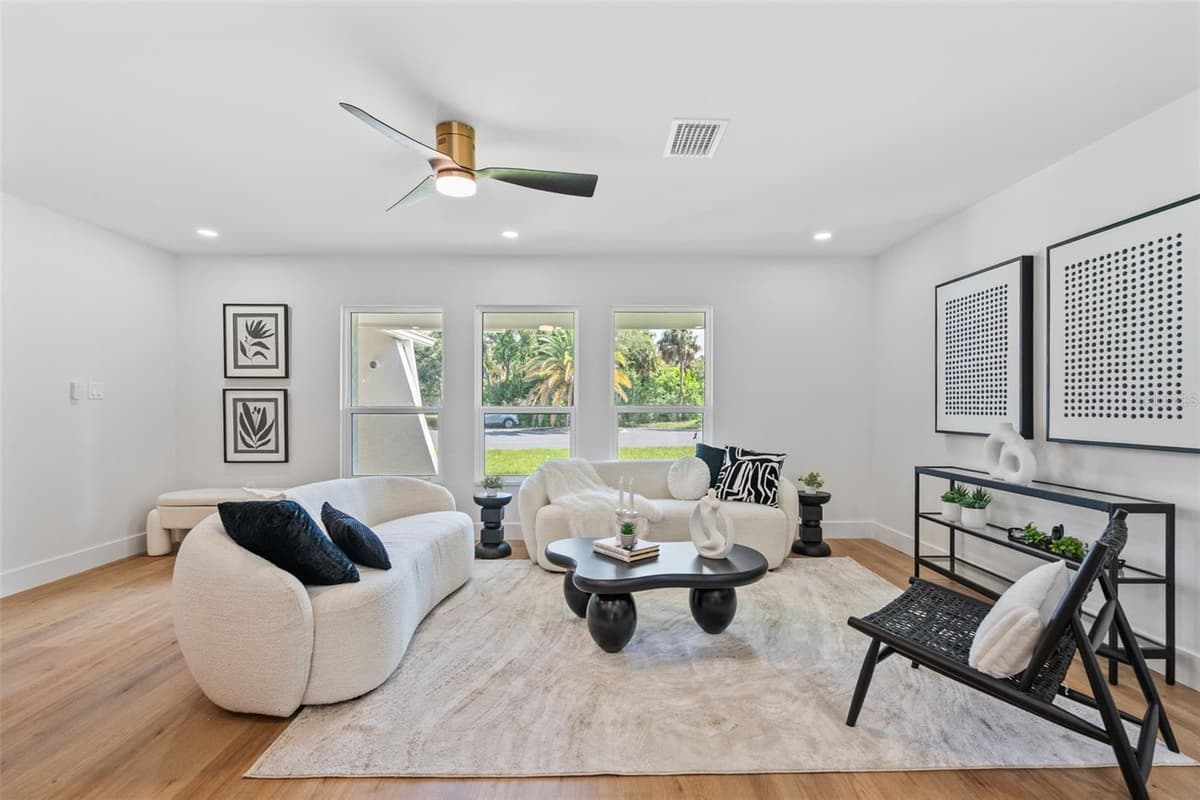 670 VENICE LANE — photo 4 of 91