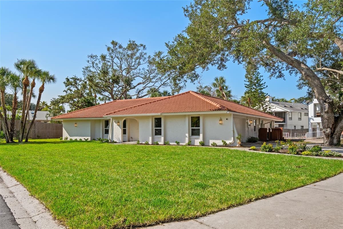670 VENICE LANE — photo 12 of 91