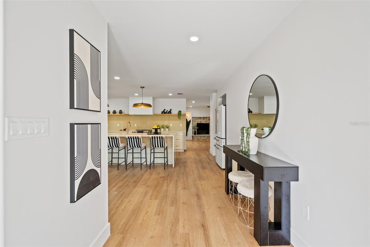 670 VENICE LANE — photo 13 of 91