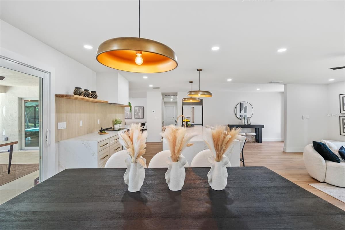 670 VENICE LANE — photo 18 of 91