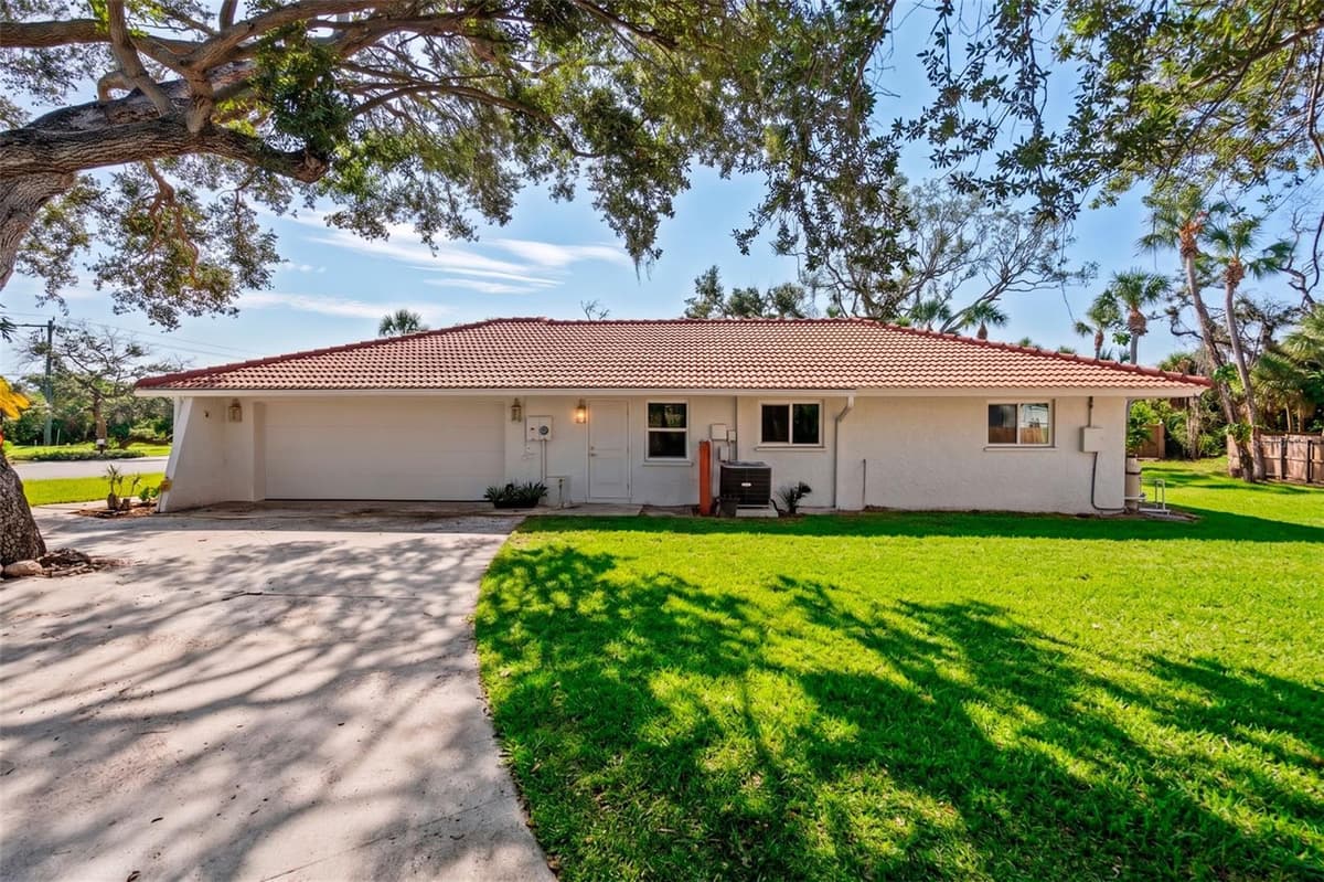 670 VENICE LANE — photo 77 of 91