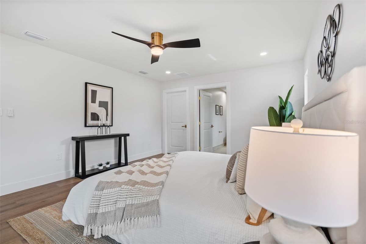670 VENICE LANE — photo 40 of 91