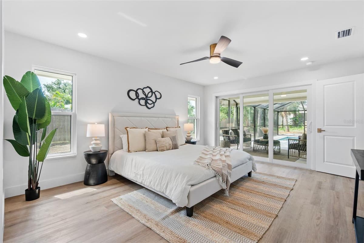 670 VENICE LANE — photo 9 of 91