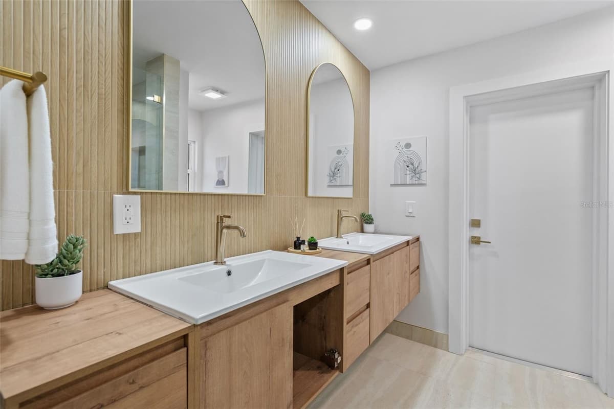 670 VENICE LANE — photo 61 of 91