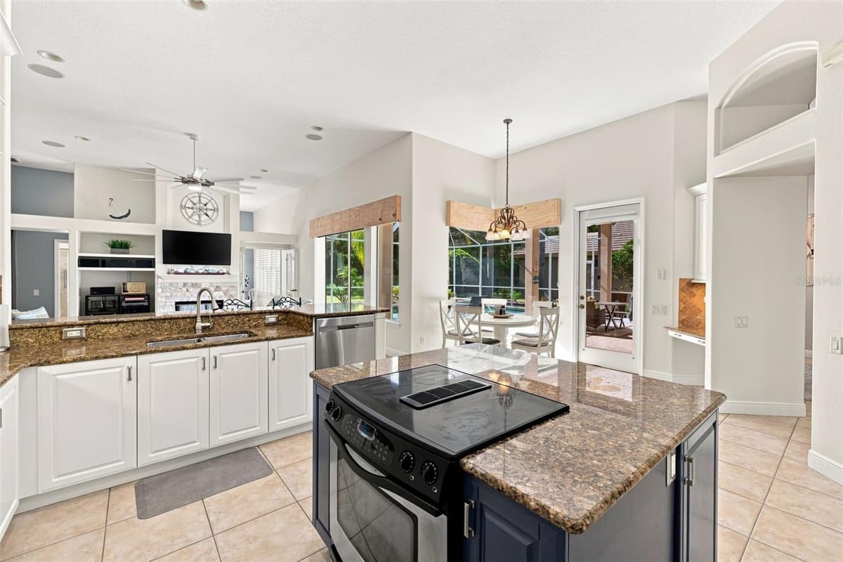 5091 JASMINE WAY — photo 9 of 53