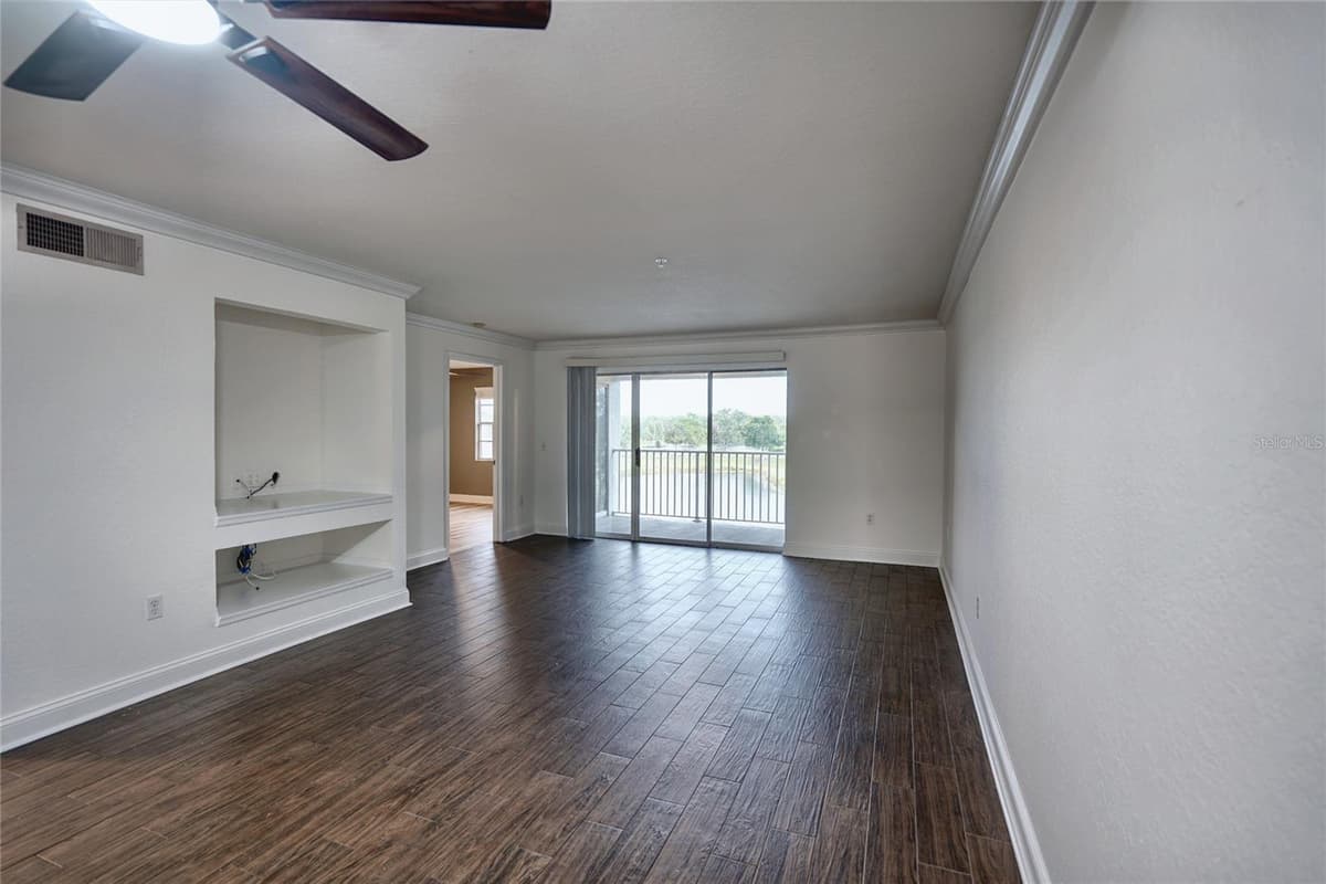 13815 FAIRWAY ISLAND DRIVE — photo 2 of 28