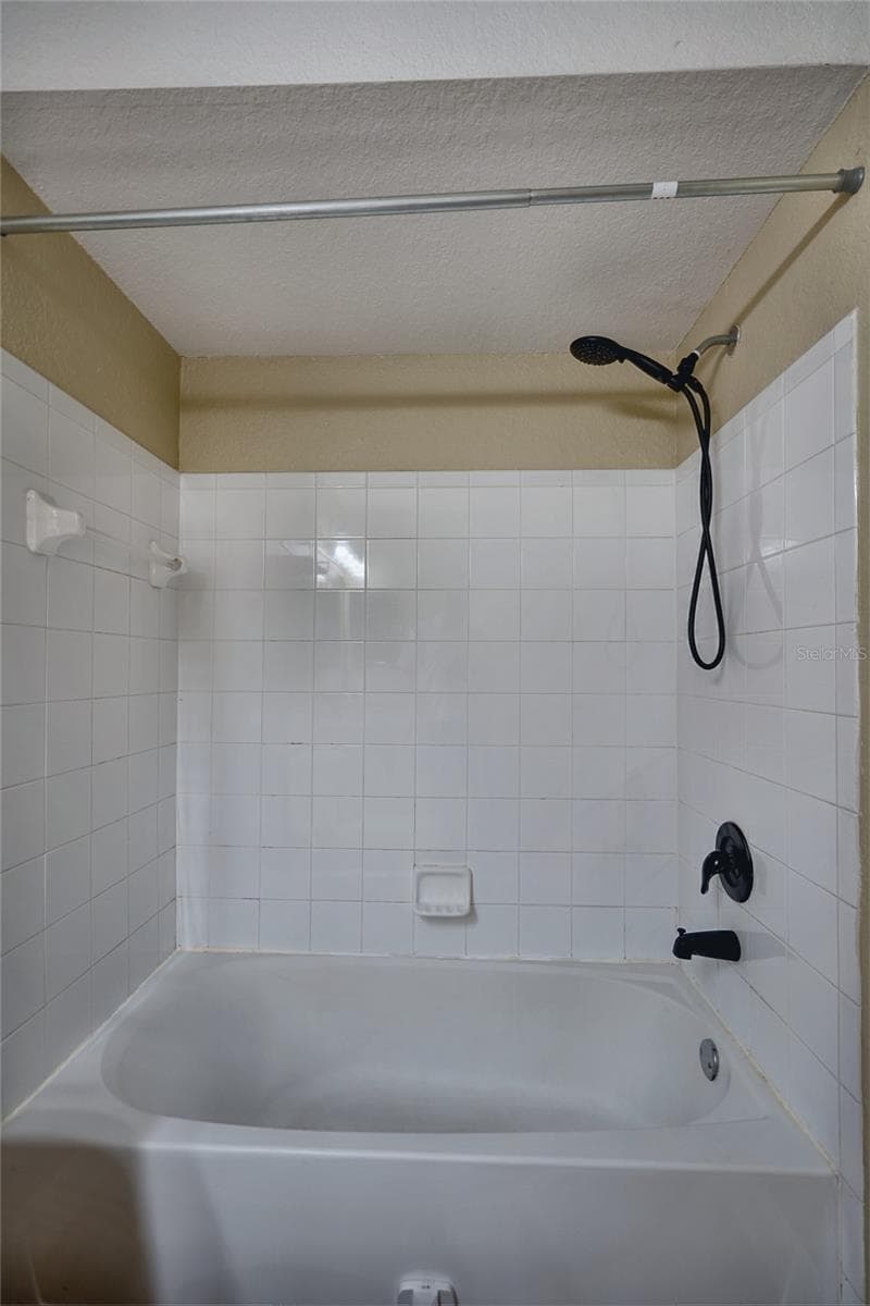 13815 FAIRWAY ISLAND DRIVE — photo 14 of 28