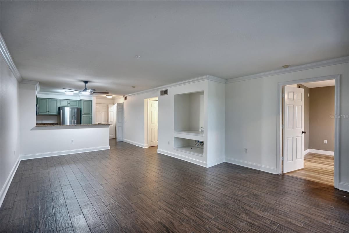 13815 FAIRWAY ISLAND DRIVE — photo 3 of 28