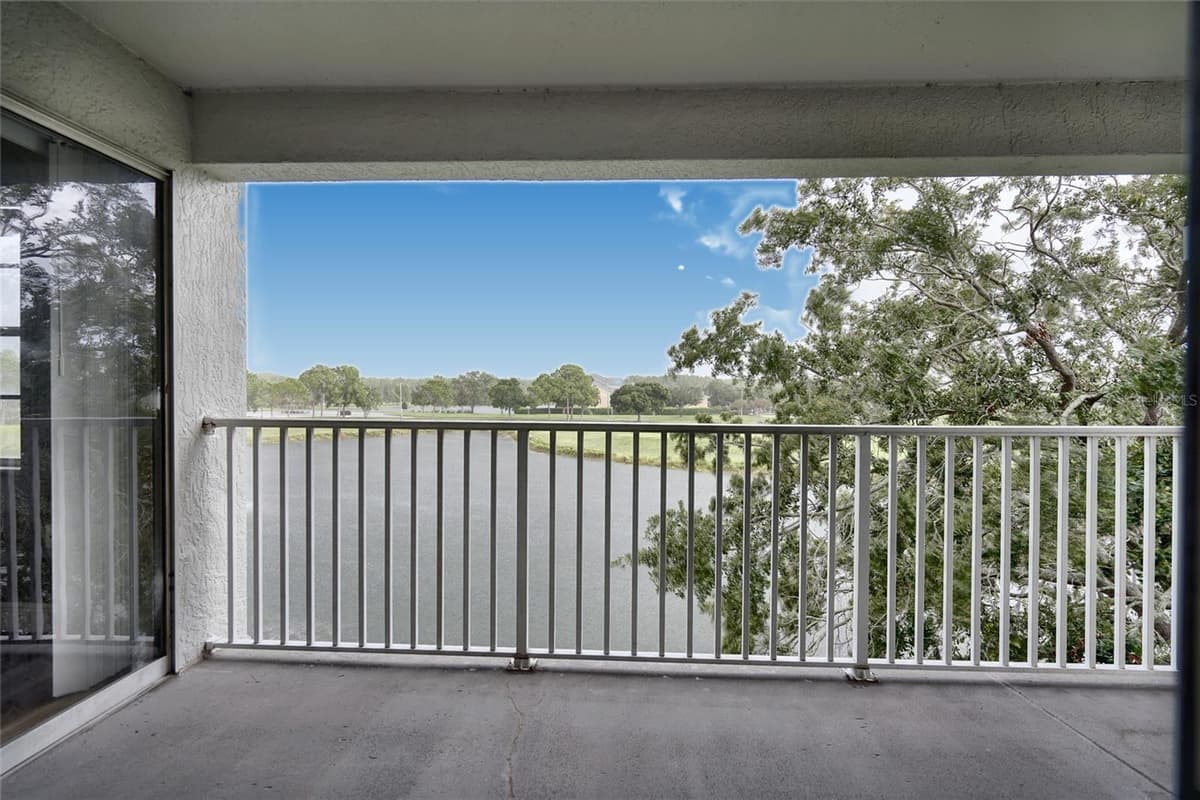 13815 FAIRWAY ISLAND DRIVE — photo 15 of 28