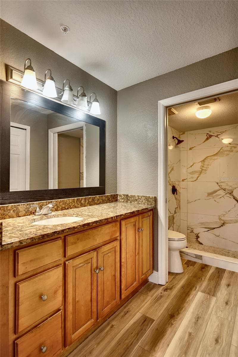 13815 FAIRWAY ISLAND DRIVE — photo 8 of 28