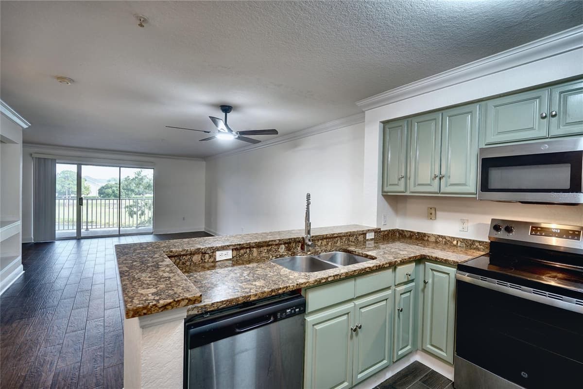 13815 FAIRWAY ISLAND DRIVE — photo 5 of 28