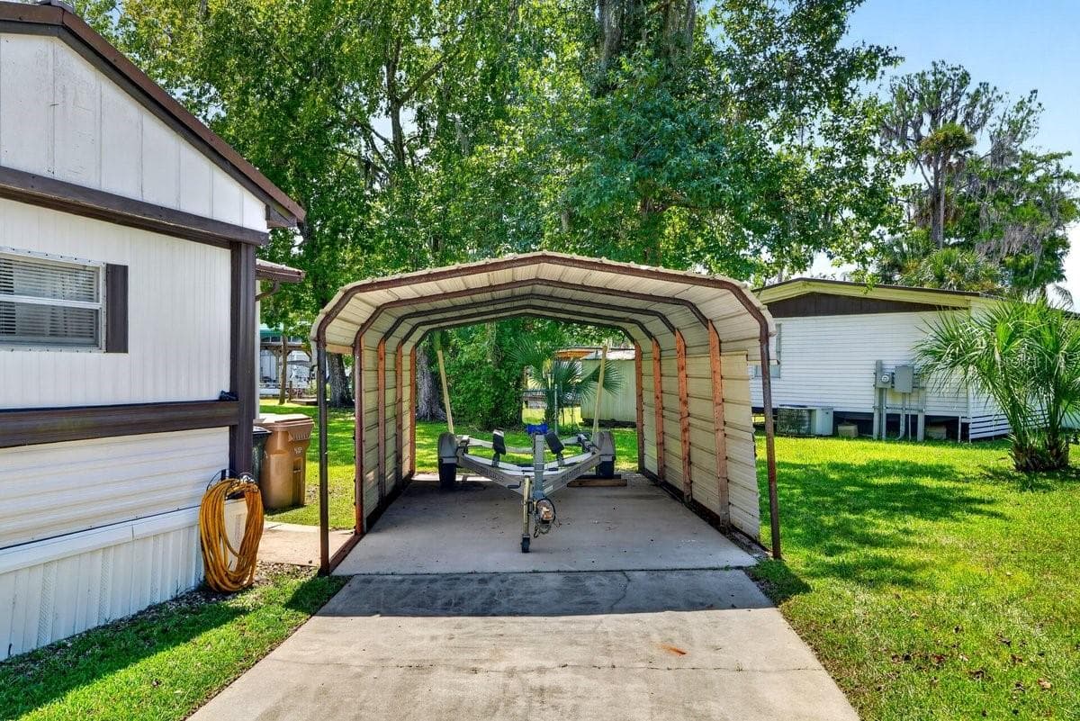 55707 JAMIE DRIVE — photo 10 of 47
