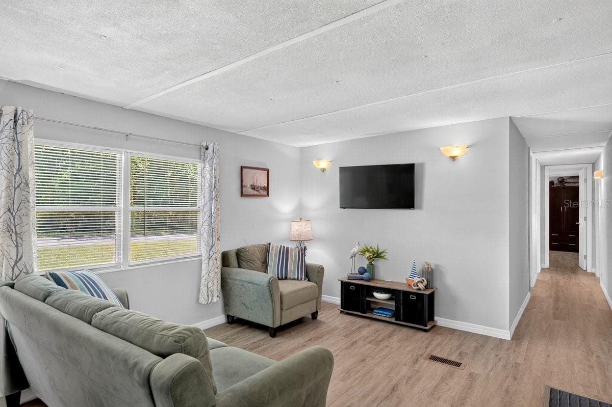 55707 JAMIE DRIVE — photo 21 of 47
