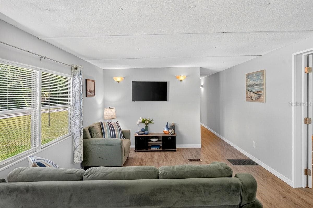 55707 JAMIE DRIVE — photo 22 of 47