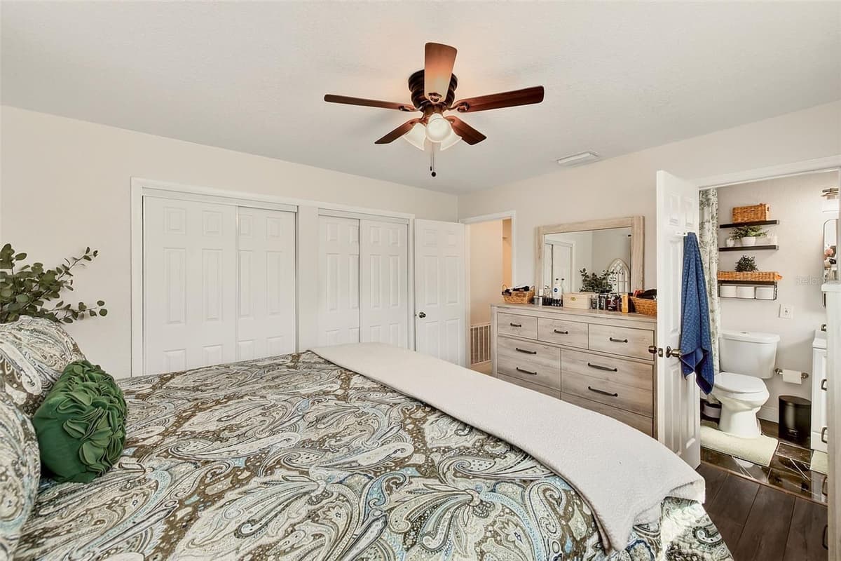 2165 CAMPUS DRIVE — photo 15 of 45