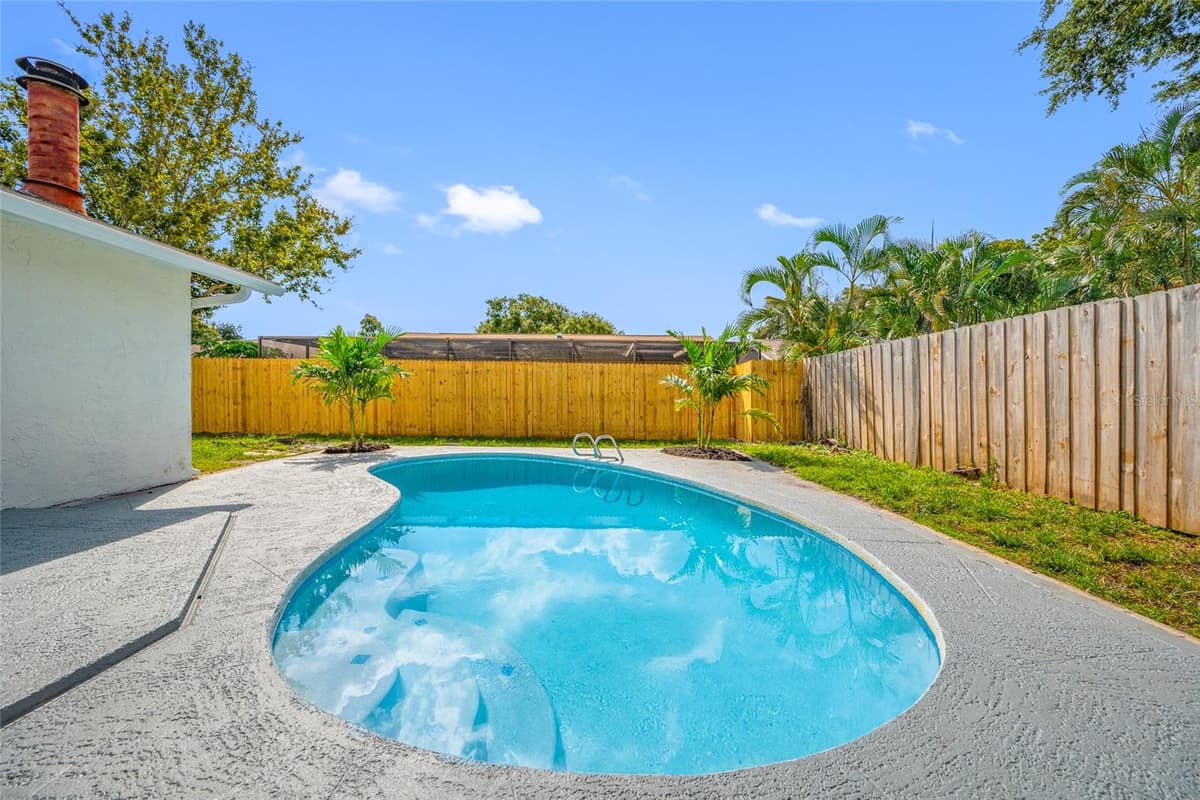 6853 SANDWATER TRAIL — photo 8 of 51