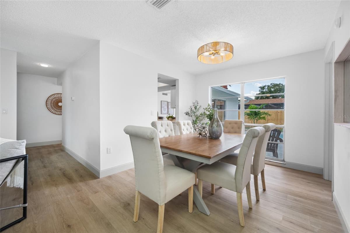 6853 SANDWATER TRAIL — photo 15 of 51