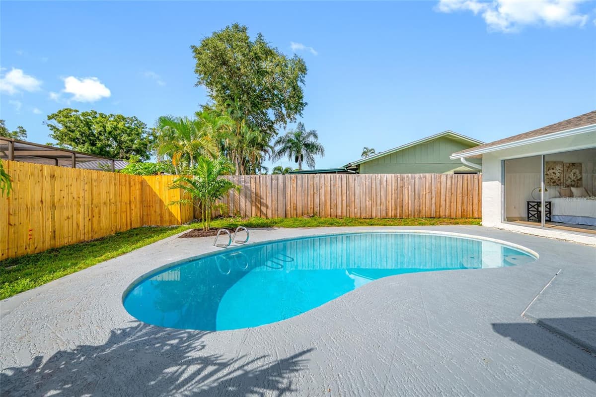 6853 SANDWATER TRAIL — photo 10 of 51
