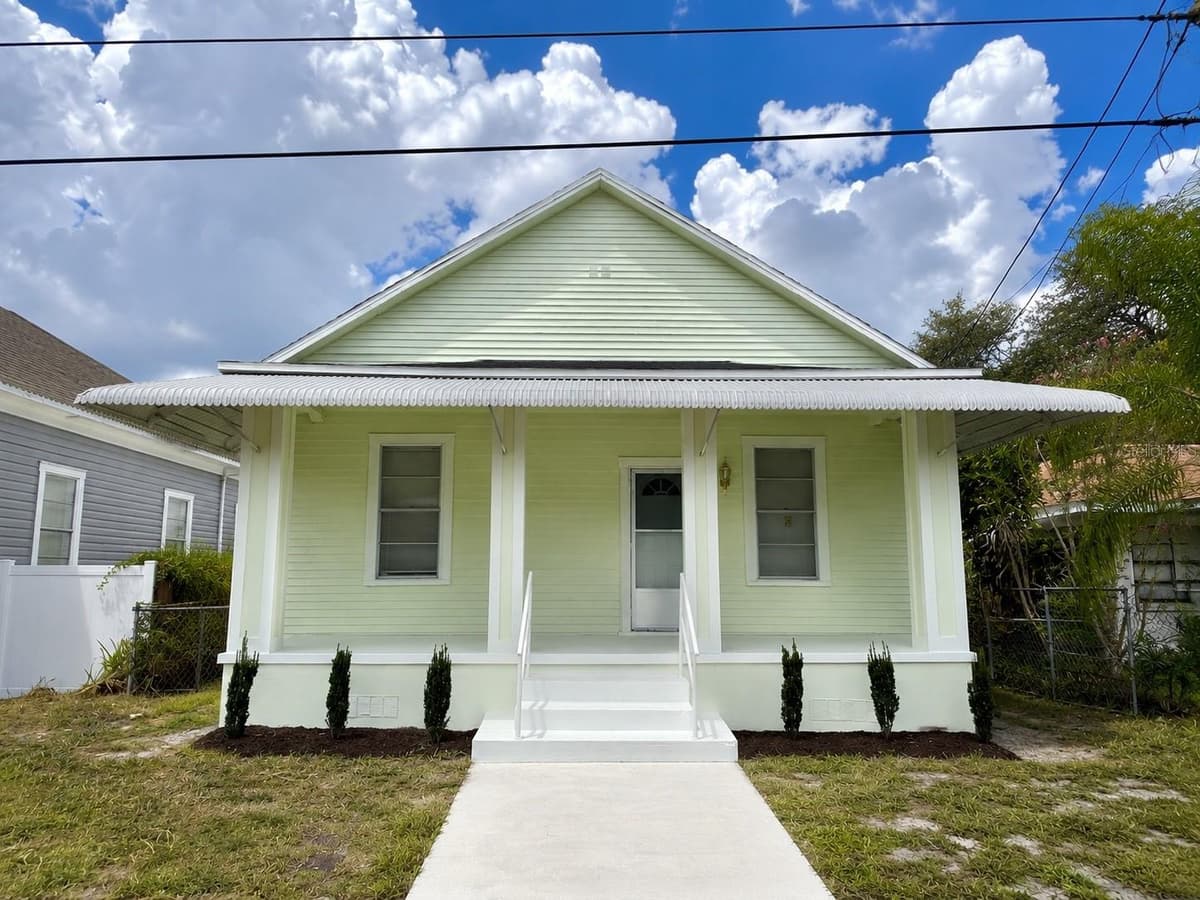 2908 BANZA STREET — photo 2 of 32