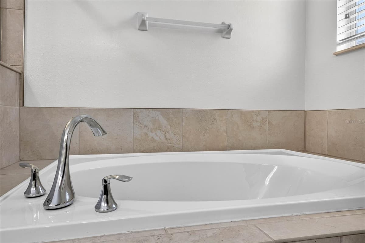 13752 REINDEER CIRCLE — photo 32 of 51