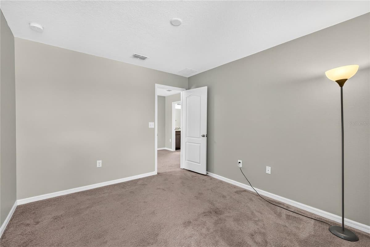 13752 REINDEER CIRCLE — photo 25 of 51